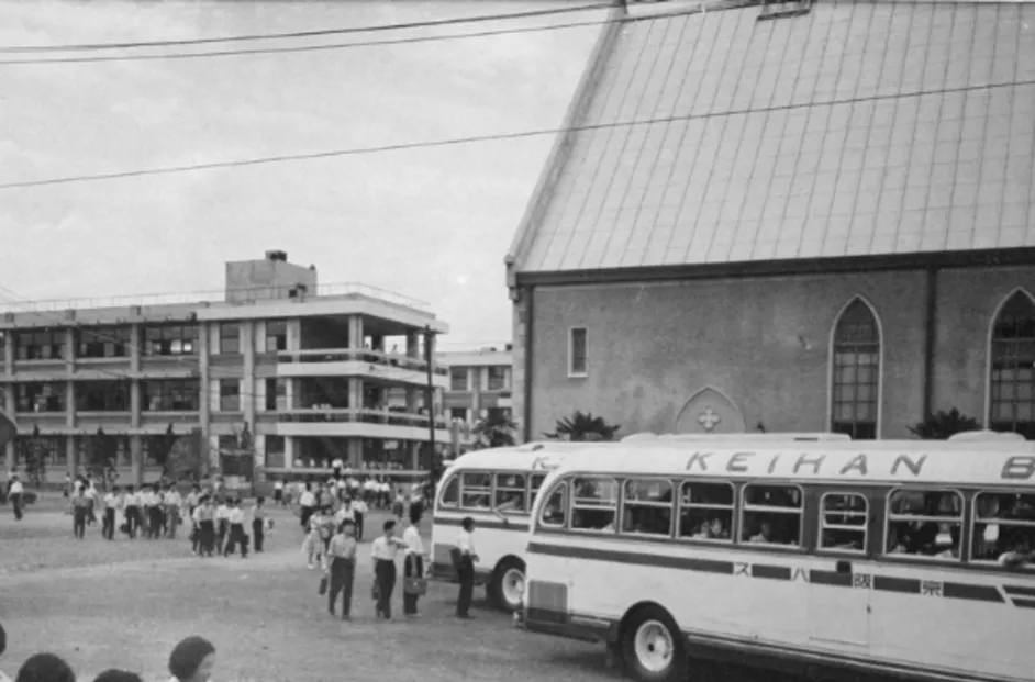 桑志館、鶏鳴館［高校HR教室棟］竣工（～2008）