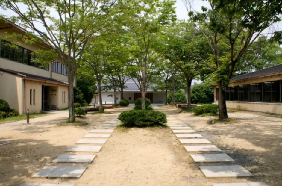 桑志館［高校HR教室棟］・恵潤館［共用管理棟］竣工